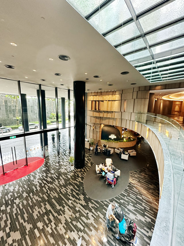Jet-Set in Style – Crowne Plaza Changi Airport Lobby Elegance