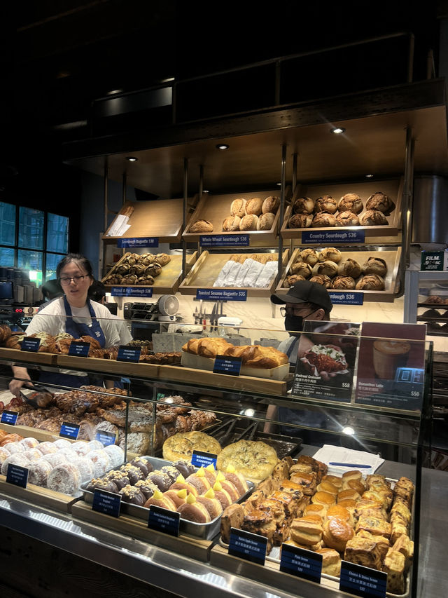Bake house สาขาที่คนไม่เยอะ รึคิดไปเอง 555