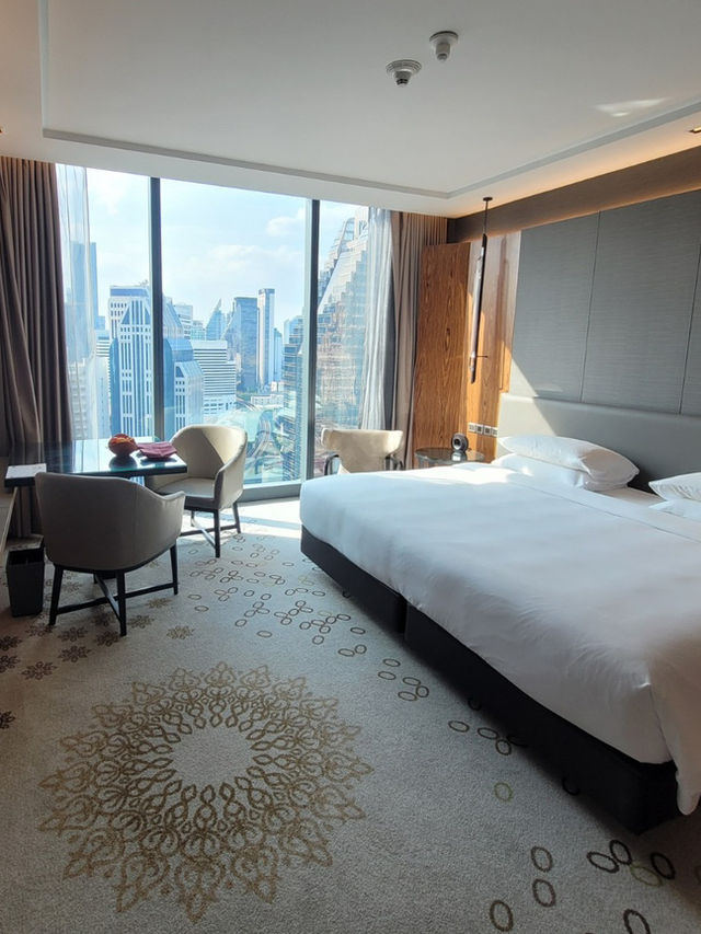 🌆 Skyline Luxury & Urban Pulse: A Chic Stay at Hyatt Regency Bangkok Sukhumvit 