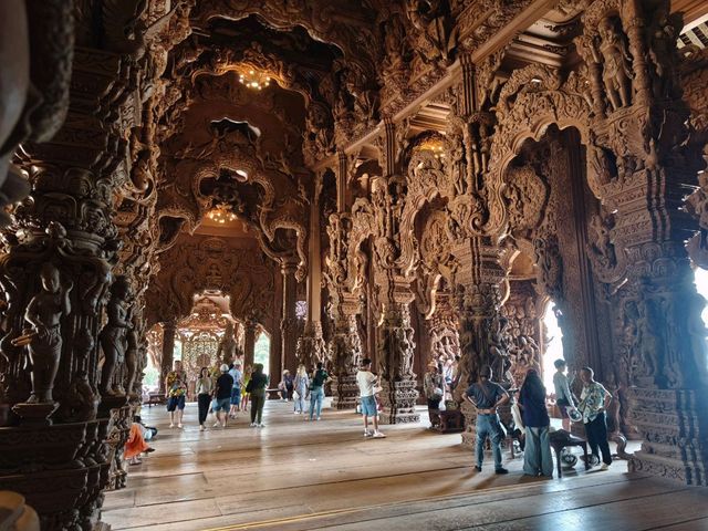 壯麗與靈性的完美結合—真理寺之旅