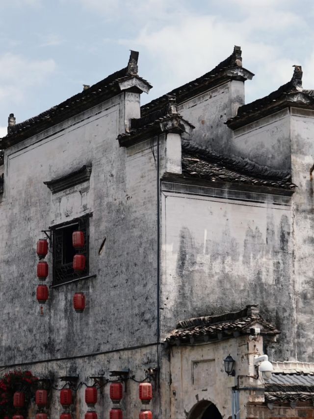 Where Water Paints the Village: The Charm of Hongcun