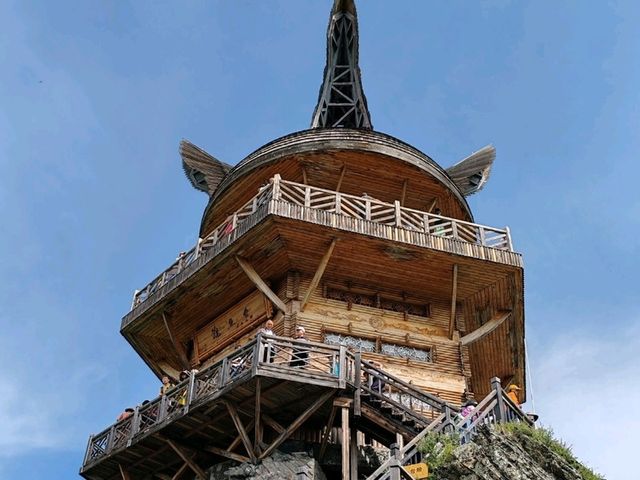 Reaching the Summit: A Feast for the Eyes