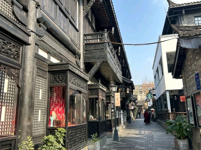 Kuanzhai Alley – Chengdu’s Living Memory Lane
