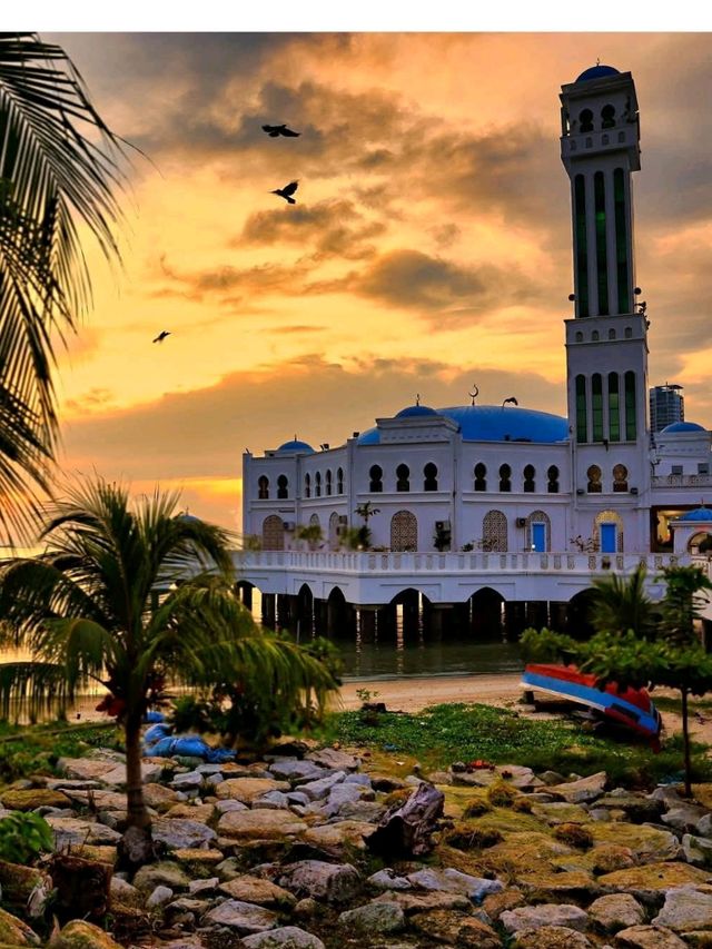Floating mosque