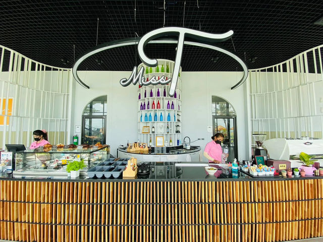 Miss T Cafe & Restaurant