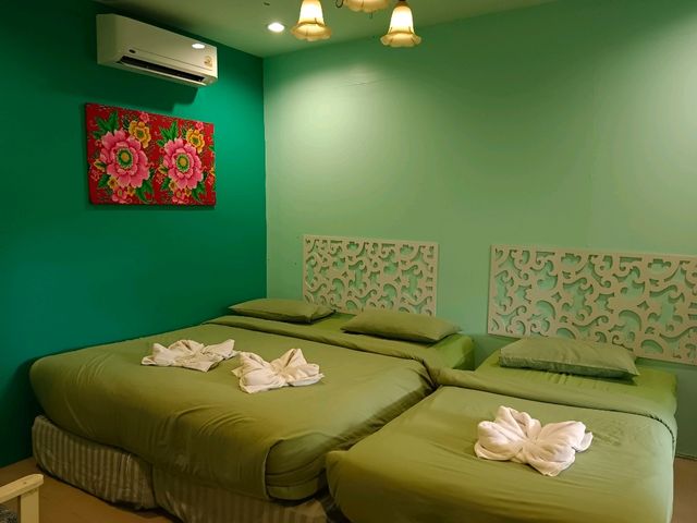 Baanrak Amphawa Homestay 