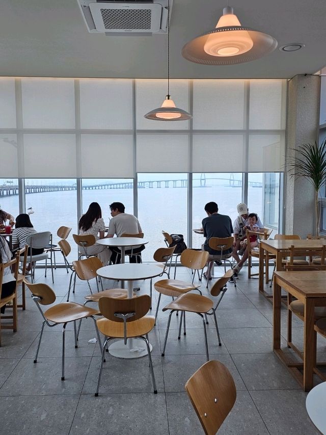 송도 바다뷰 카페