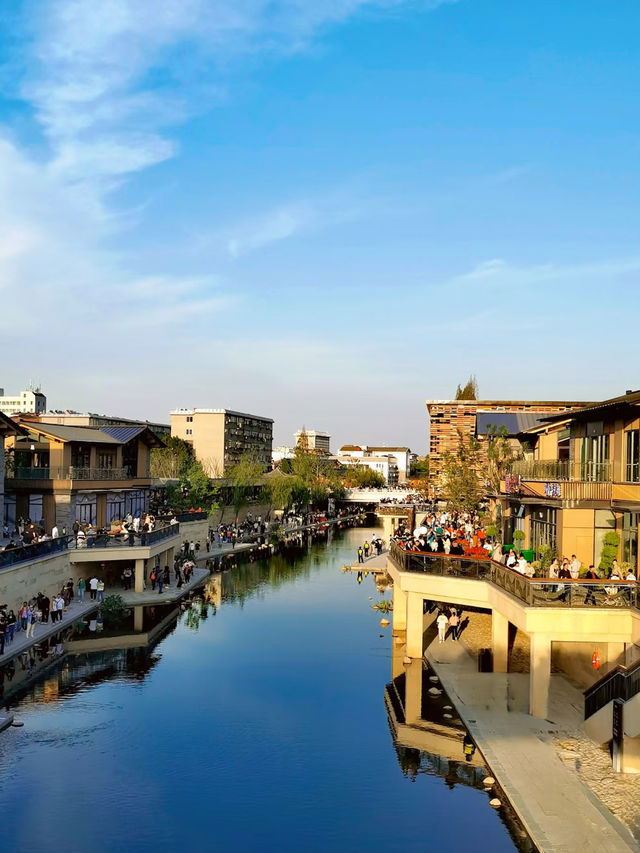 Xiangshui Street: Xiangyang’s New Cultural Hotspot Beneath Zhenwu Mountain