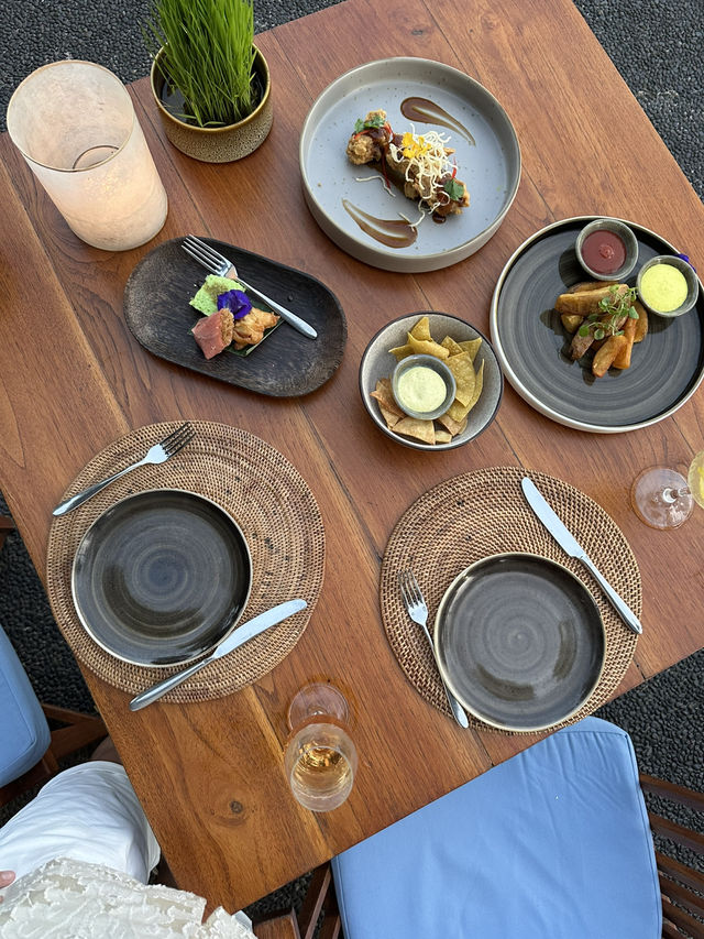 CABANA LOUNGE at Alila Ubud, Bali