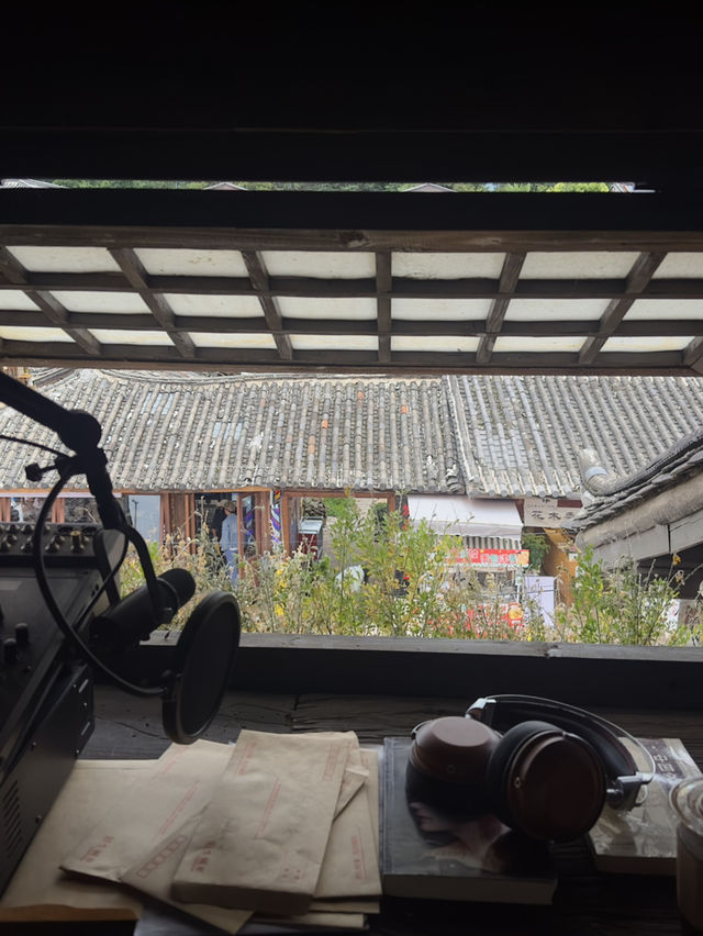 The cafe that located inside the ancient city 🌼