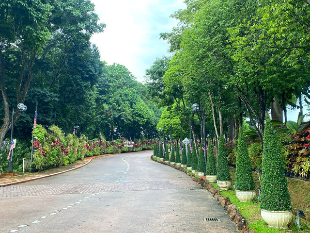 Laman Bromeliad at Taman Botani Putrajaya – A Tropical Gem in the Heart of Malaysia’s Botanical Gard