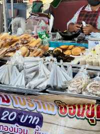 ตลาดนัดริมทะเล ปากน้ำหลังสวน – ชิลล์บรรยากาศทะเล