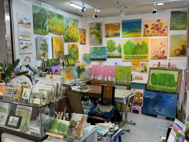 漫步享受釜山的小型畫廊，美術之街