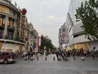 ถนนคนเดินหนานจิง (Nanjing Road Pedestrian Street) 
