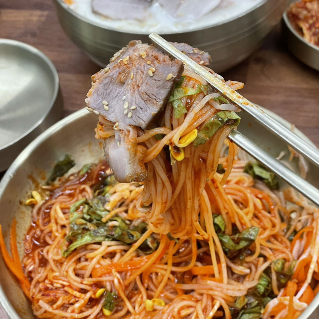 추석여행 셋째 날 아침! 현지인들이 추천해 준 찐 고기국수 맛집으로 해장 완료! 🧡 추석여행 셋째 날 아침! 현지인들이 추천해 준 찐 고기국수 맛집으로 해장 완료! 🧡