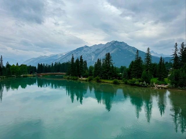A Majestic Escape into the Canadian Rockies A Majestic Escape into the Canadian Rockies