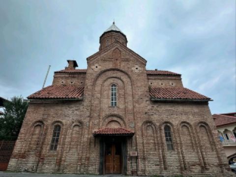 歴史的な魅力に溢れるテラヴィを発見