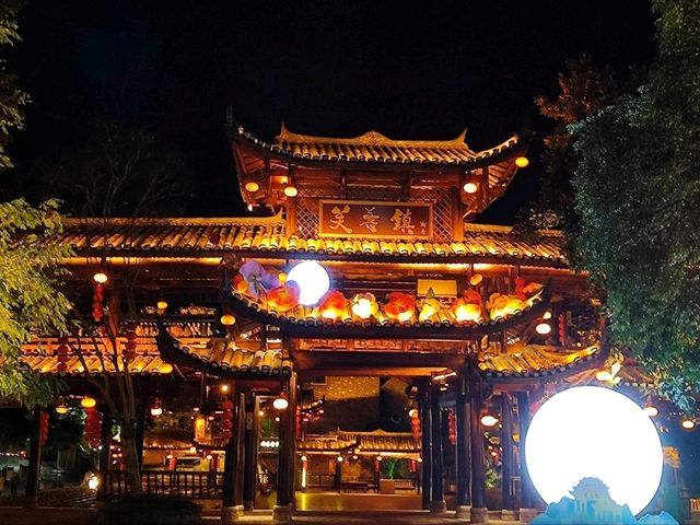 芙蓉鎮:淡粧艶沫兩相宜! 芙蓉鎮:淡粧艶沫兩相宜!