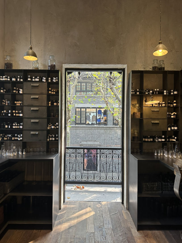 沉浸式香氣體驗,新天地 Le Labo 超美窗景🍂 沉浸式香氣體驗,新天地 Le Labo 超美窗景🍂