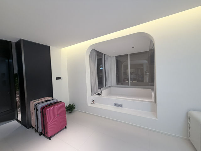 Warm Light by Erhai Lake ✨ Warm Light by Erhai Lake ✨