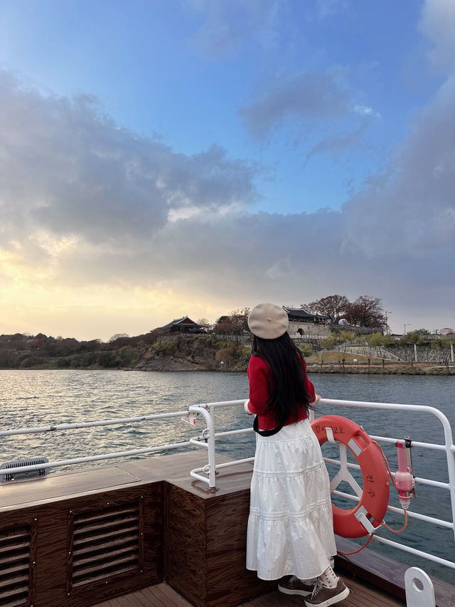 배를 타고 진주 남강을 건널 수 있는 체험🤍