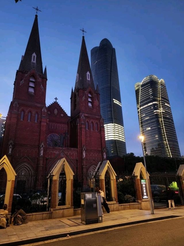 Shanghai’s Iconic Gothic Gem: St. Ignatius Cathedral at Dusk 🌆✨ Shanghai’s Iconic Gothic Gem: St. Ignatius Cathedral at Dusk 🌆✨