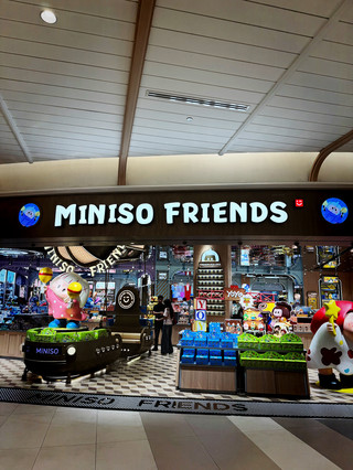 🧸💖 Found the cutest peaceful escape from the chaotic city-center malls