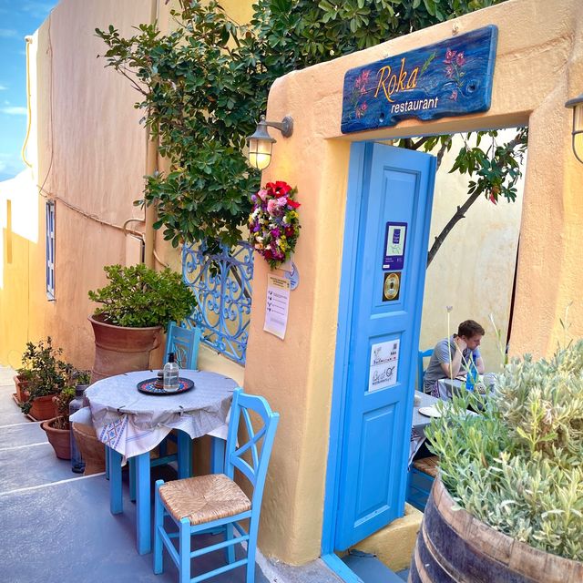 Roka Oia Santorini 💙🍷