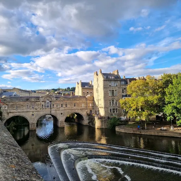 🌉 "Pulteney Bridge: Where History Meets Tranquility" 🛀


