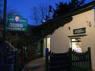 🍪 Grasmere Gingerbread's Tempting Tale 🏡