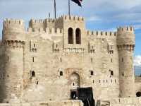 🏰 Qaitbay Citadel: The Guardian of Alexandria’s Shores! 🌊