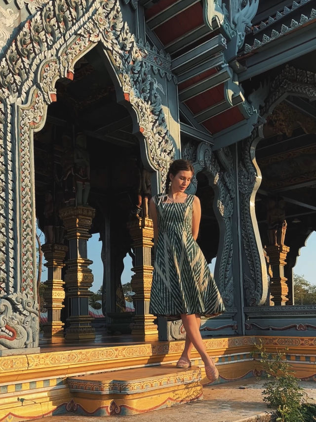 🚀 Bangkok in a Flash: From Temples to Glass Skywalks—April Adventure Unleashed 🛕🍜