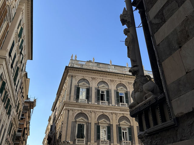 Genova downtown half day walking itinerary