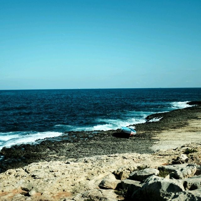 Malta’s Spiritual Heights – Churches and Cliffs ⛪🌊