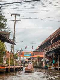 황금의 숨결이 머무는 새벽의 사원 🇹🇭