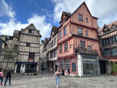 魯昂：我想來這裡的三個理由。O