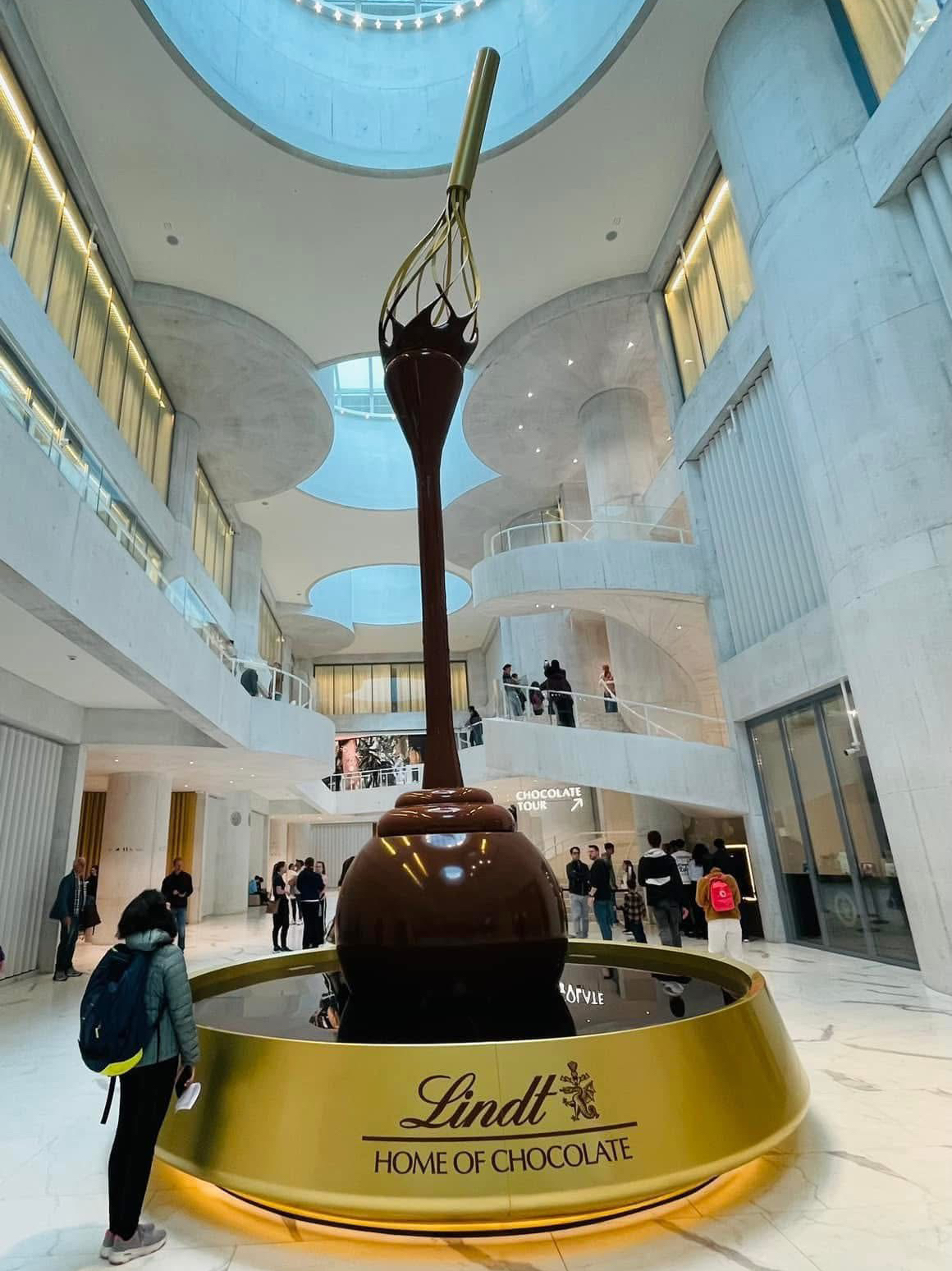 【瑞士】參觀夢幻般嘅瑞士蓮巧克力之家 Lindt Home of Chocolate。