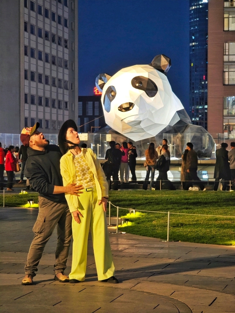 Chengdu Itinerary. 
What is there to see in Chengdu besides pandas? 

Here is an itinerary for a few days 

1 First things first, head over to Taikoo Li Chengdu (太古里成都)—a high-end, open-air pedestrian shopping district in downtown Chengdu (Jinjiang District) that perfectly blends modern architecture and luxury boutiques with traditional Sichuan-style buildings featuring tiled roofs. 

2 The ancient Buddhist Daci Temple (大慈寺). This is a unique spot located right in the middle of 
Taikoo Li Chengdu.

3 The giant panda sculpture climbing up the wall is located on the Chengdu IFS (International Finance Square) shopping mall building in downtown Chengdu.

4 Check out the beautiful Anshun Corridor Bridge. It features a historical style. It's fascinating to stroll along the waterfront promenade, which is filled with cafes and restaurants. 

5 Just across from the bridge, you can grab a bite at LA Costa Luming Spanish Restaurant (Shangri-La Branch).

6 You absolutely must visit the Chengdu Museum! It's incredibly interesting, and entry is free with your passport. 

 7 Come in the evening after dark to see the beautifully illuminated Twin Towers at Financial City (金融城). 

8 The best view of the towers is from the circular bridge right across from them. The bridge itself is also quite unique. 

Afterward, take a walk down Jiaozi Avenue. The lighting there is gorgeous.

9 🌿 Make sure to visit the municipal People's Park - Chengdu No.1 Air-raid Shelter (成都一号防空洞). 

10 ⛩️ Stroll down Jinli Old Street (锦里古街).
The architecture here is in a traditional style, and there are plenty of cafe-teahouses hosting face-changing mask shows.

11🎭 You definitely have to watch a mask show in Chengdu! It's a unique performance where the actor magically changes masks.

