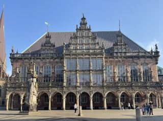ศาลาว่าการเมืองเบรเมน (Rathaus Bremen) ตั้งอยู่ที่จัตุรัสตลาดใจกลางเมืองเบรเมน ประเทศเยอรมนี เริ่มสร้างขึ้นในศตวรรษที่ 15 เริ่มแรกมีการนำมาใช้