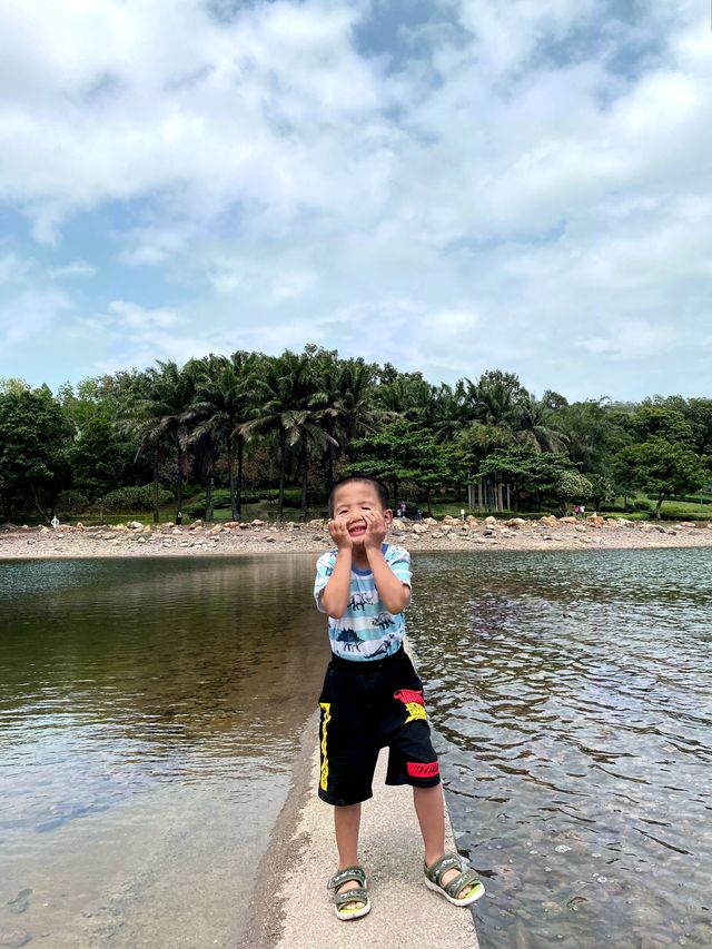 Dixin Lake picnic time!