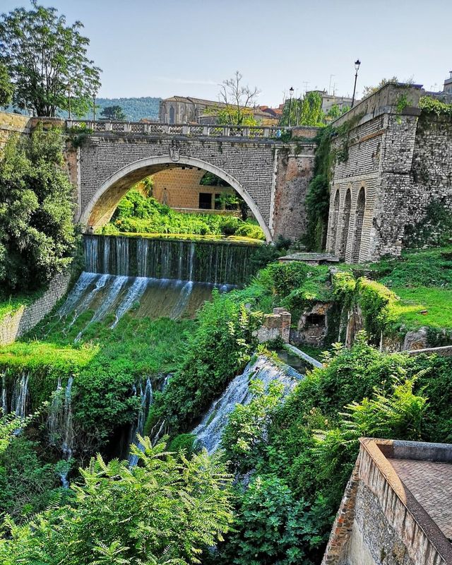 Exploring the Majestic Ponte Gregoriano: Uncover the Charm of Tivoli, Rome's Hidden Gem 🌉✨