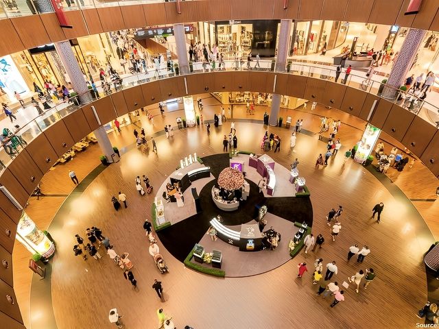 A Shopper's Paradise and Entertainment Haven🇦🇪