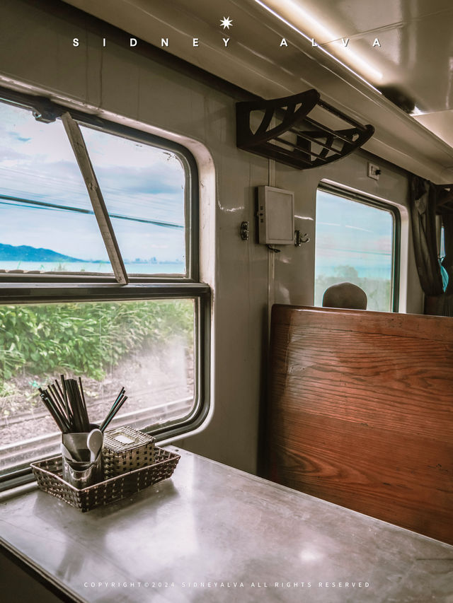 坐火車穿梭山海間，看越南最美海景鐵路+攻略