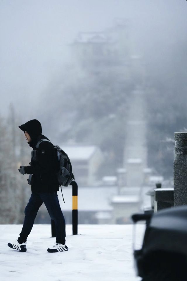 武漢的雪，落在了木蘭山之上