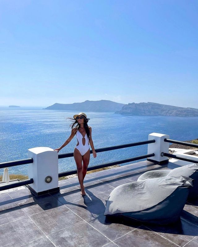 Uncover the Magic of Santorini 🇬🇷✨ Discover Paradise on Earth!