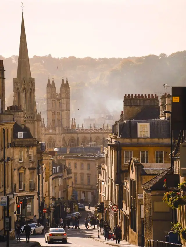 Bath & Stonehenge|You must come and feel the romance of ancient Rome