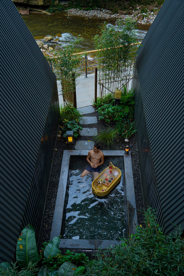 In Chengdu, one cannot find a second hot spring like this, brimming with the charm of nature🌳.