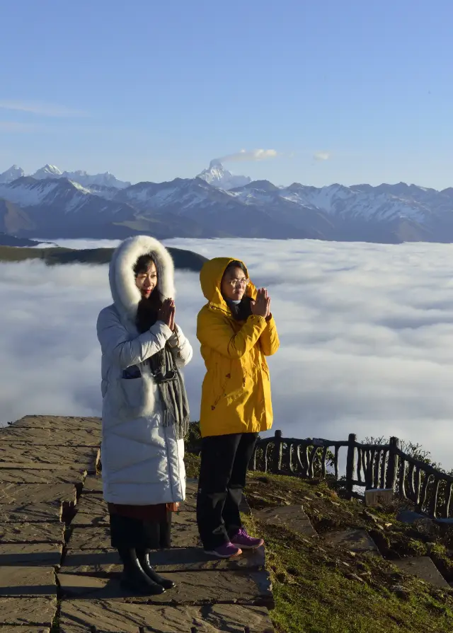 Sichuan self-driving tour, watching the sunrise, snow-capped mountains, sea of clouds, and stars, I also want to go to Dawa Gengzha