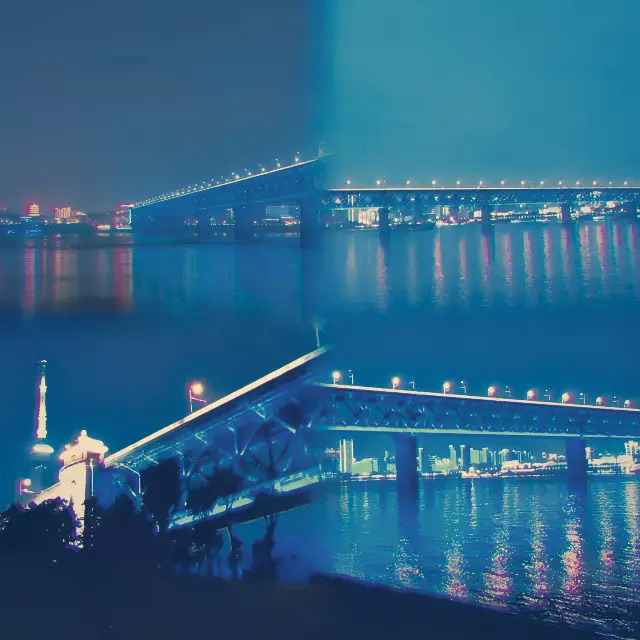 多くの人に推薦されていない晴川閣ですが、武漢の長江大橋や黄鶴楼が見えます！