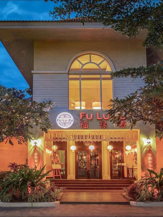 🌟 Phnom Penh's Sofitel: A Blend of Heritage & Luxury 🌟